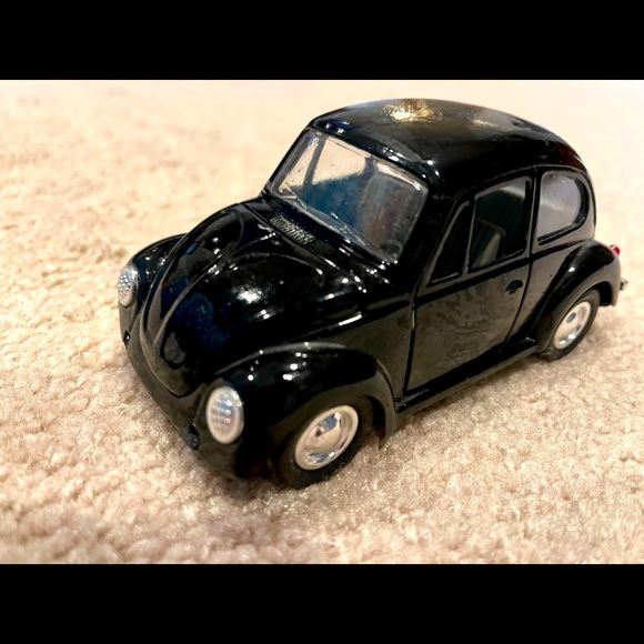 1:32 Model Volkswagen Bug - Picture 1 of 4